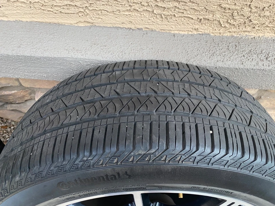 Llantas Audi Sport Black Optic 21" y neumáticos Continential Foto 3 de 4