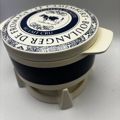 Vintage Französische Camembert Bäckerschale mit Ständer Steinzeug Ofenfest Käsebrett