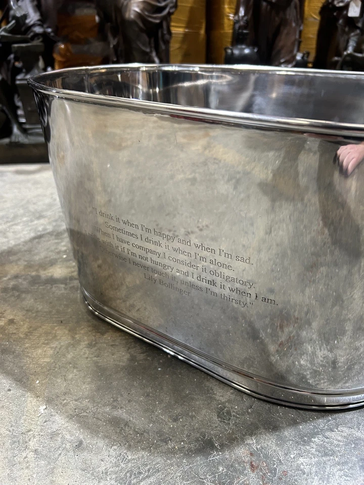 Grande secchiello refrigeratore da bagno per vino champagne con scritta Bollinger Napoleon - Immagine 2 di 4