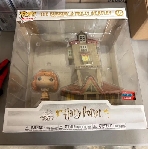 New ListingBox Flaws Funko Pop! Town The Burrow & Molly Weasley #16 NYCC 2020 Harry Potter