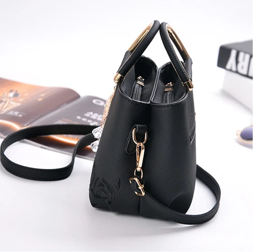 Women's leather shoulder bags, tote bags, messenger bags, shoulder bags - Photo 9 of 23
