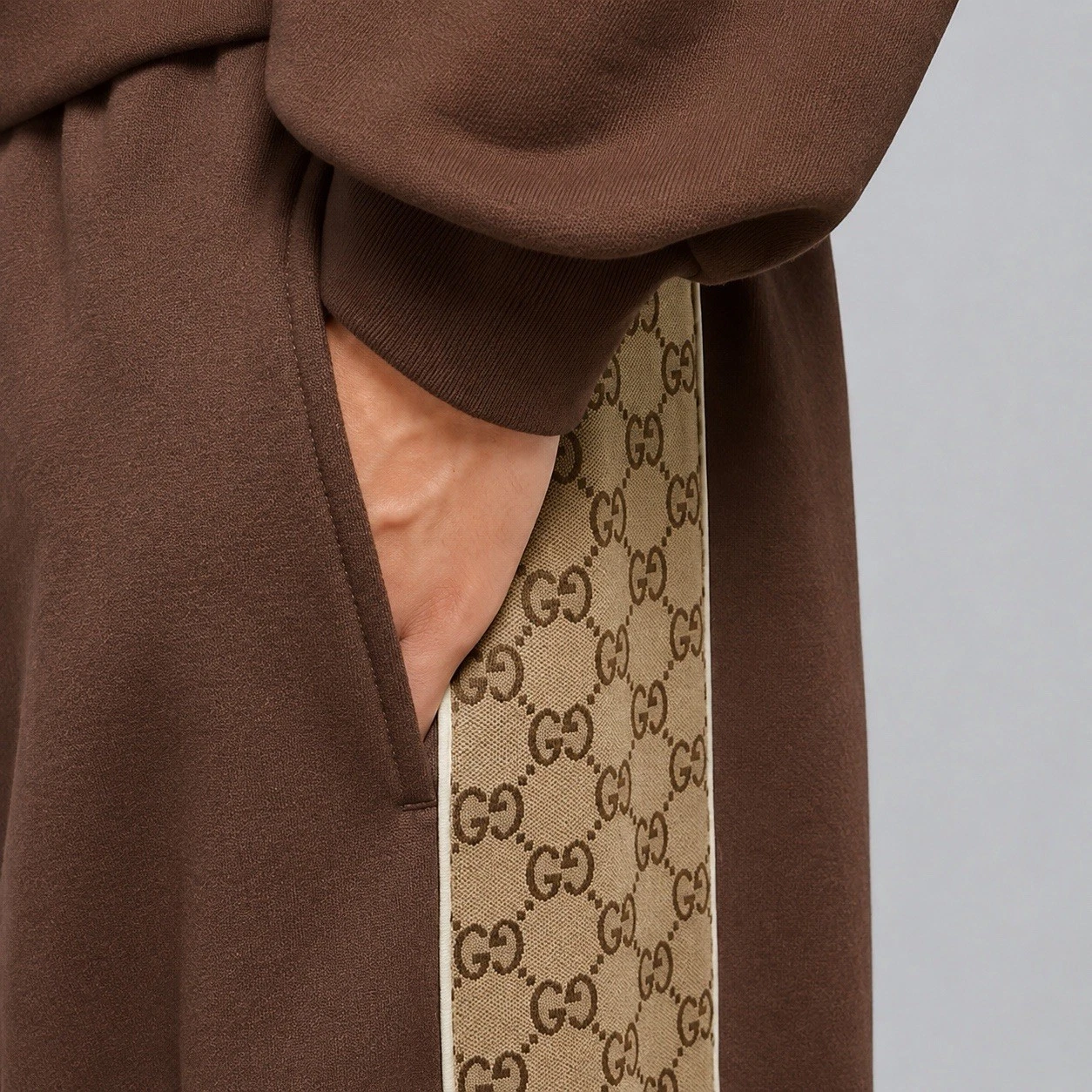 Gucci — Gucci Men’s Brown GG Monogram Panel Cotton Pants Joggers Size Large Retail £890