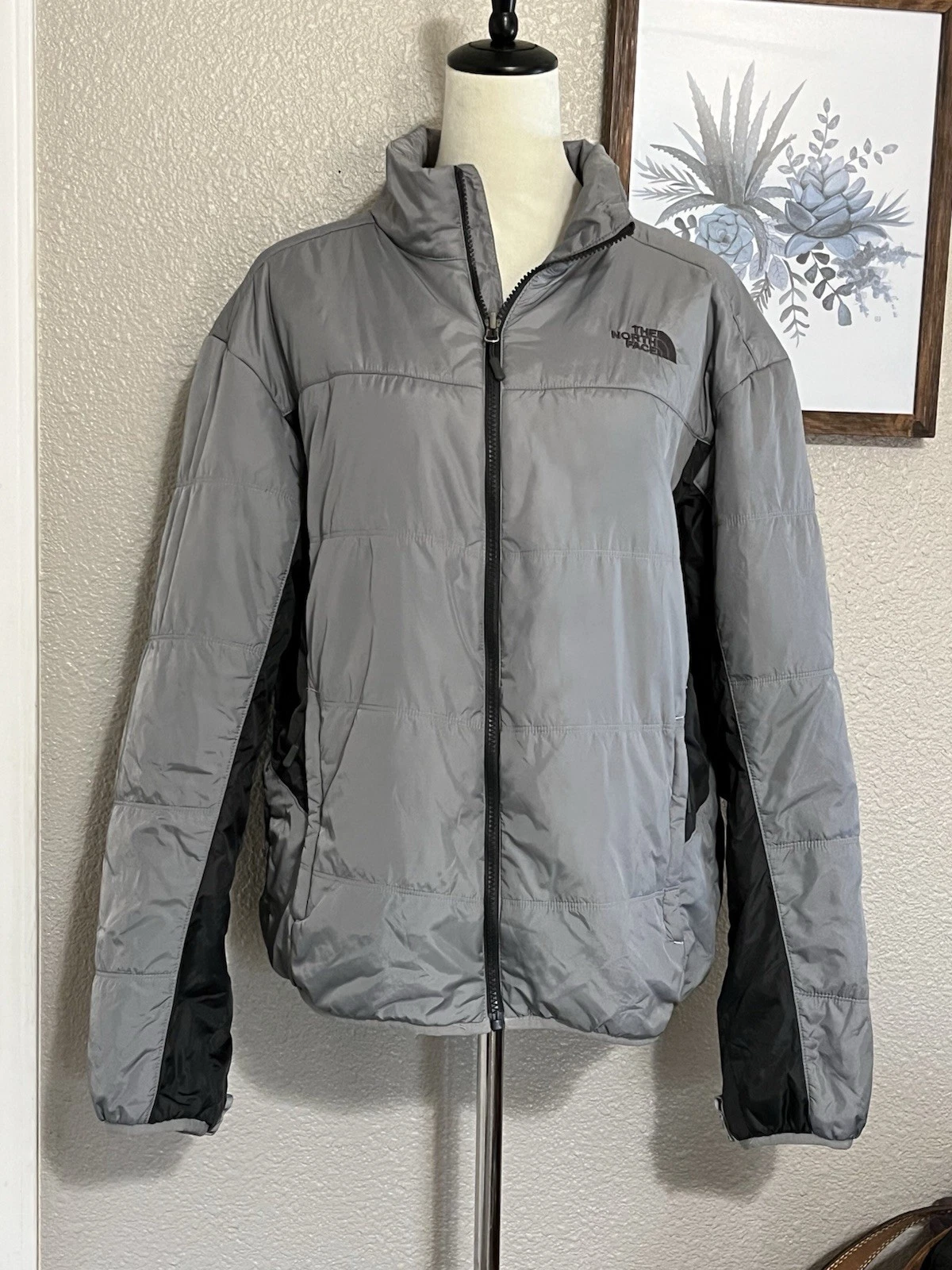 Men’s North Face Full Zip Puffer Jacket Lightweight