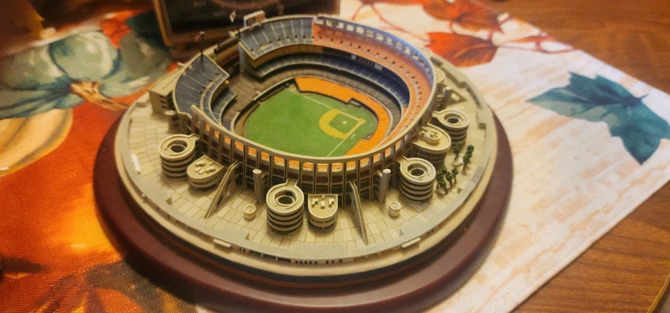 Réplica Danbury Mint Qualcomm Stadium San Diego Padres MLB réplica Foto 3 de 4