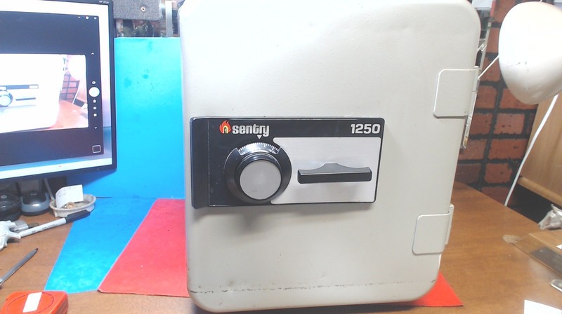 Vintage-SENTRY- Safe with Combination Lock-Fire Rating 1 hour-Underwriters Lab.
