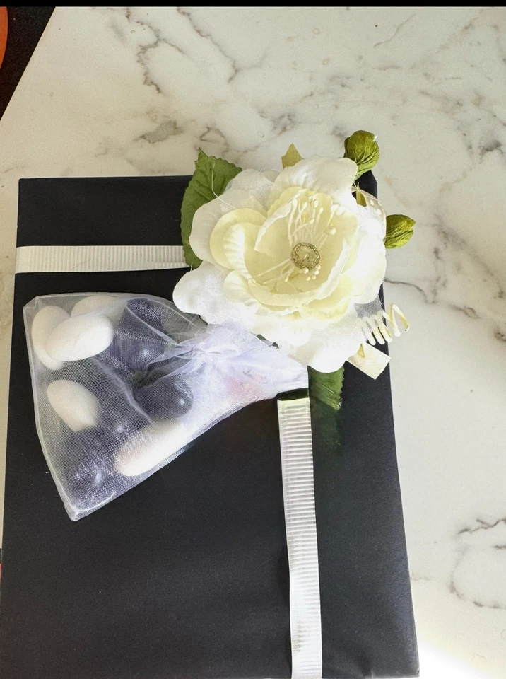 WEDDING FAVORS - Image 3 of 3