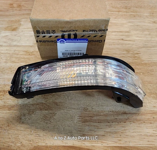 NEW 2019-2024 Dodge Ram DT 1500 DRIVER Side Mirror Turn Signal Lamp, OEM