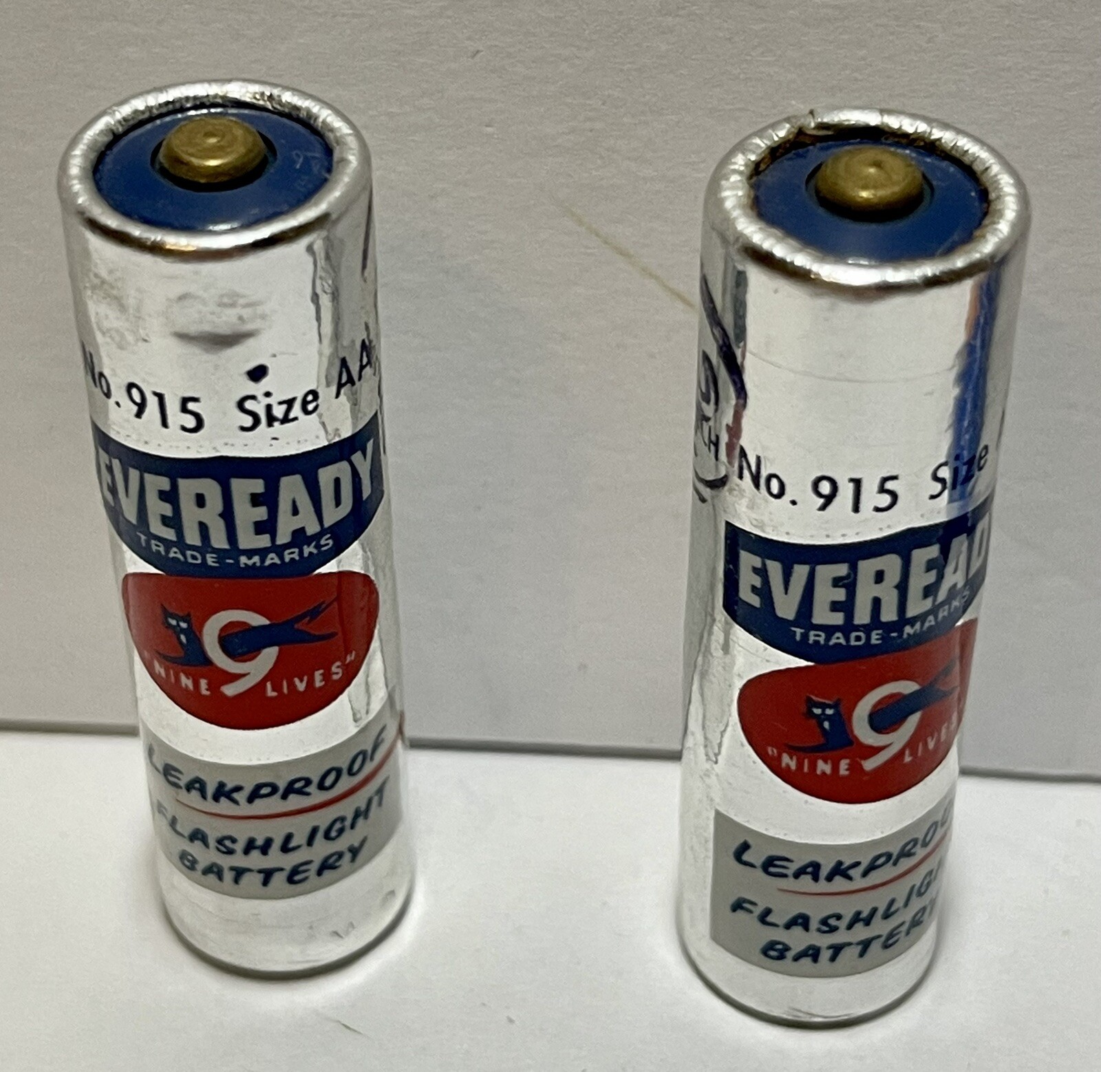2 Eveready Vintage Batteries Black Cat 915 Aa. ray o vac & Panasonic C