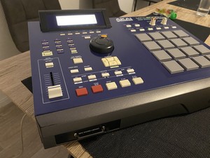 Akai Mpc 00 Xl Blue Edition Ebay