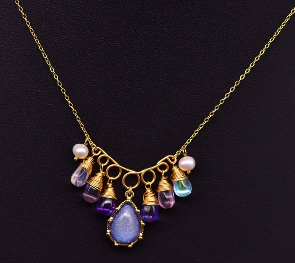 Collar colgante de perlas barrocas naturales de agua dulce BOHO con cadena chapada en oro de 18K Foto 3 de 4