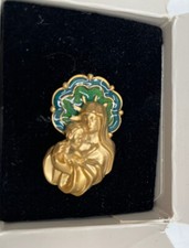 Vintage Modonna And Child Pin By Avon 