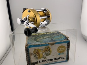 Ancien moulinet pêche vintage PENN LEVELMATIC 940 Casting