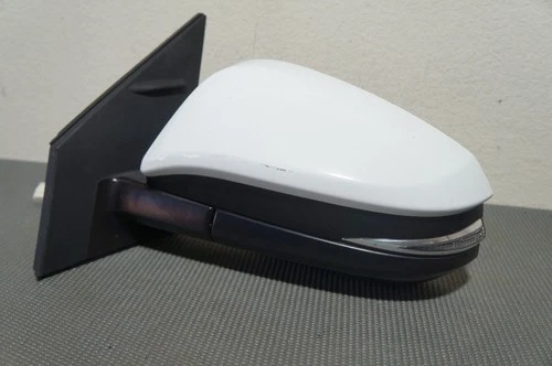 2014-2018 TOYOTA RAV4 LEFT HAND DRIVER SIDE MIRROR POWER TURN SIGNAL WHITE