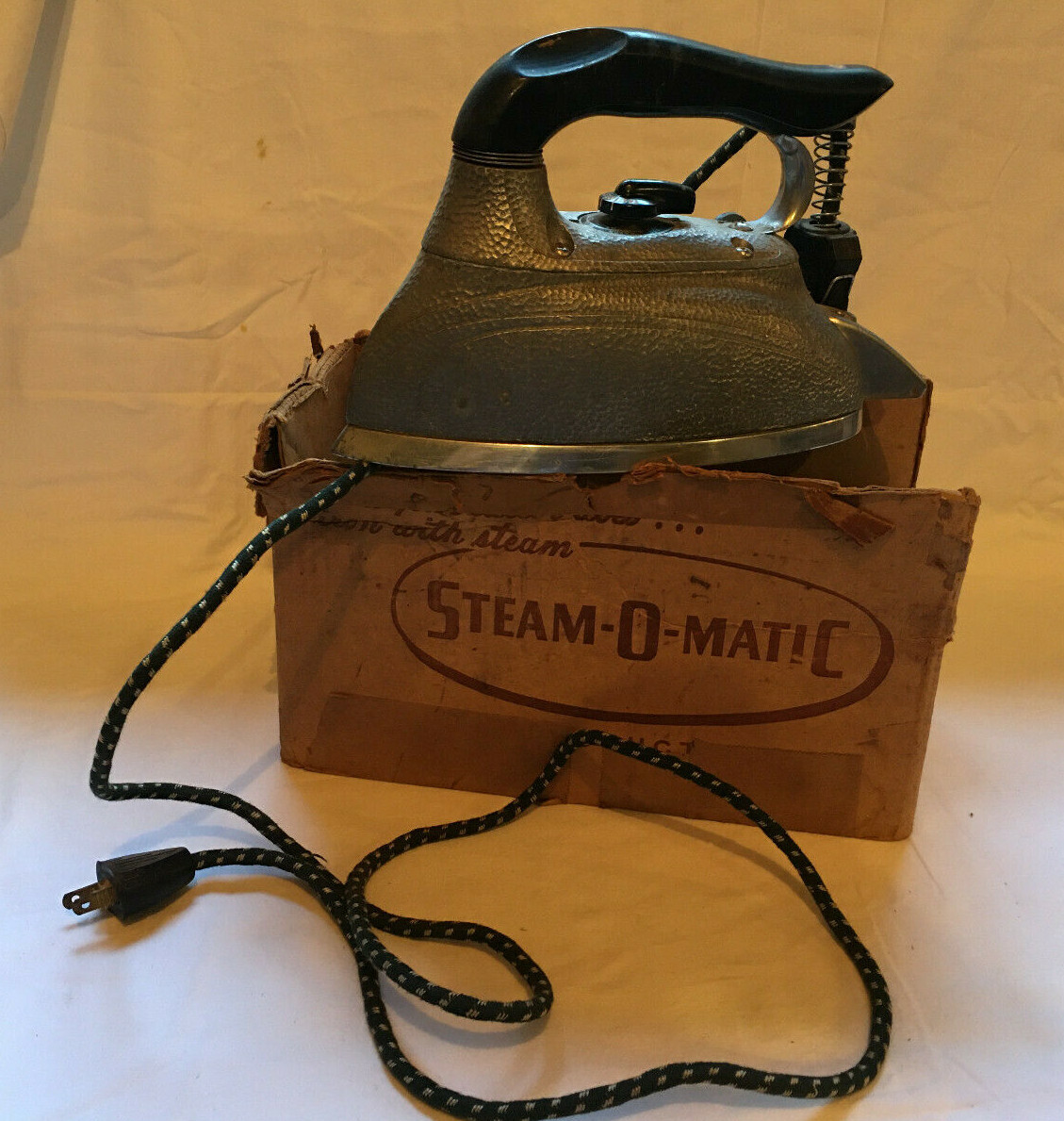 Vintage SteamOMatic B300 Electric Iron with Original Box Waverly