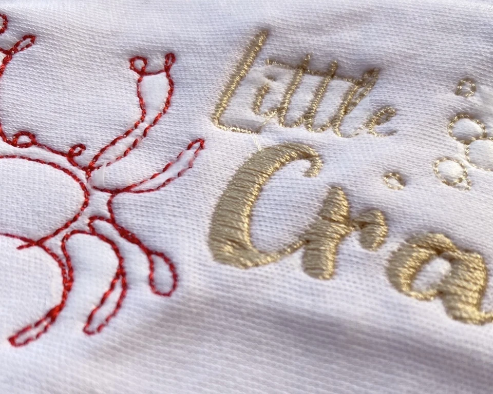 ‘Little Crab’ Baby Short Sleeved Embroidered White Bodysuit Vest 0-3 Months — 第 3/4 张图片