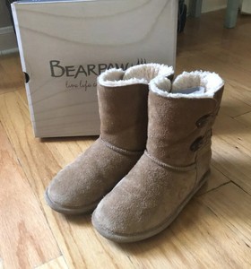 bearpaw boots tan
