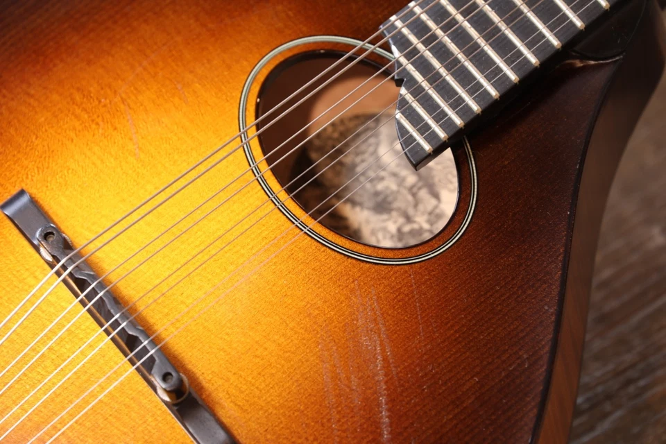 Collings MT O Sunburst A-Style Oval Hole Mandolin With Case - Image 4 of 4