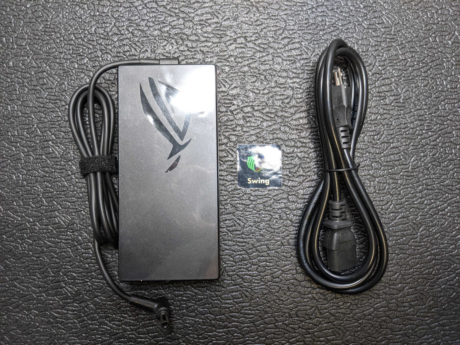 / Charger Adp-240eb B 6.0*3.7mm