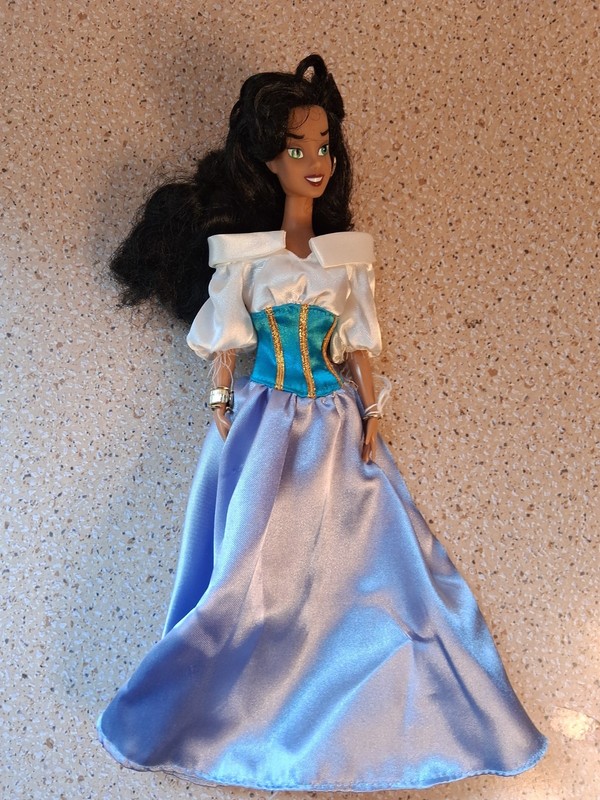 B3 90s Disney Esmerelda Fashion Doll Pre-owned