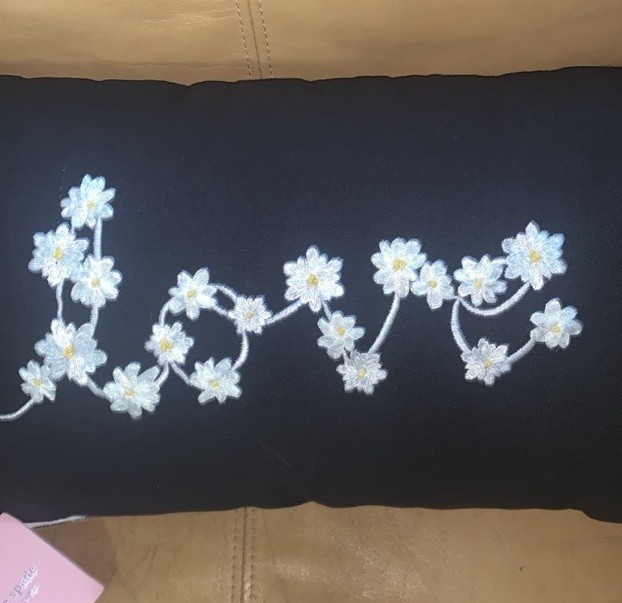 New KATE SPADE Set 2 Black White Daisy 'Love' Throw Pillow Spring / Summer NWT thumbnail 4