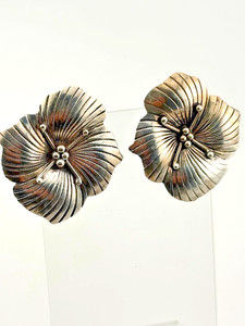 VINTAGE CAROL FELLEY STERLING SILVER FLORAL HIBISCUS CLIP ON EARRINGS 9.78G 3074