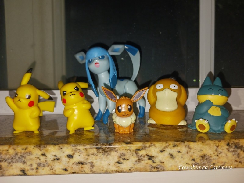 Pokémon Plastic Figurine Lot of 5: Pikachu, Eevee, Psyduck, Glaceon, Munchlax