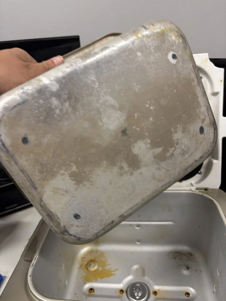 Olla de cocción lenta eléctrica portátil Presto 8qt Nomad con tapa de bloqueo, USADA Foto 3 de 4