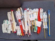 Lot Of Crochet Knitting Needles & Hooks Boye Bates Small To Jumbo Crafting Craft
