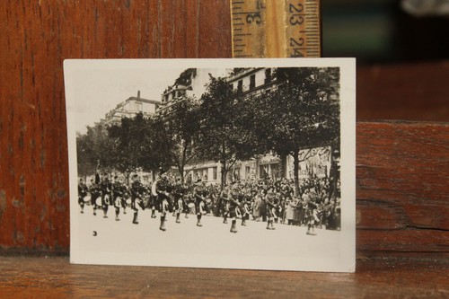 WWII Photo 51st Highland Division Scottish Highlanders Parade Liberation Paris