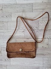 Vintage Hand Tooled Leather Purse Wristlet Snap Closure Wallet 18" Strap Floral