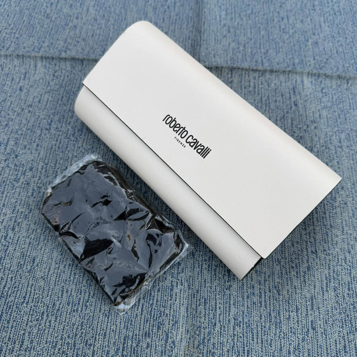 Roberto Cavalli Eyeglass Cases & Storage Sunglasses for sale  display picture 3