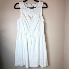 Kensie  Women  s White Eyelet Sleeveless Fit  Flare Dress Size Medium