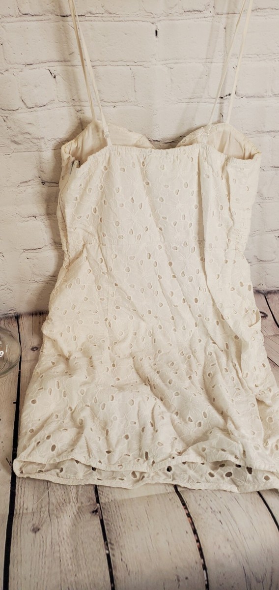 body central lace dress with pockets