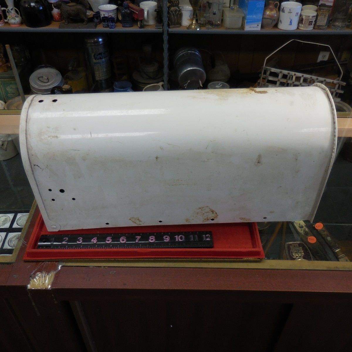 Vintage Solar Group White Heavy Duty Rust Resistant Metal Mailbox