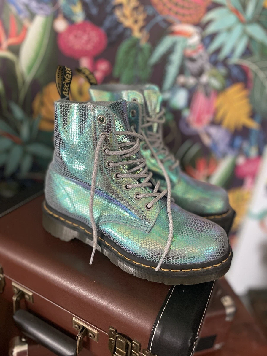 Mermaid doc sales martens