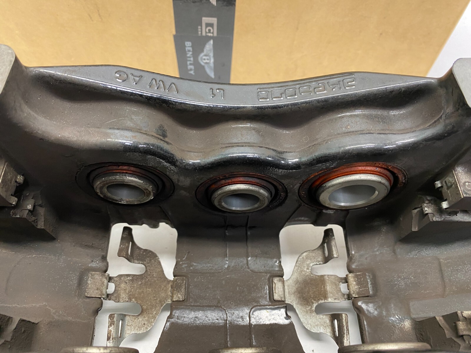 2016-2020 Bentley Bentayga Passenger Front Brake Caliper Right RH 4M0 615 106 GJ