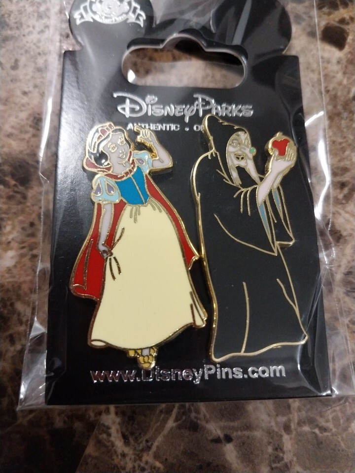Disney 2 pin set Snow White and the Old Hag Evil Queen Cast Exclusive