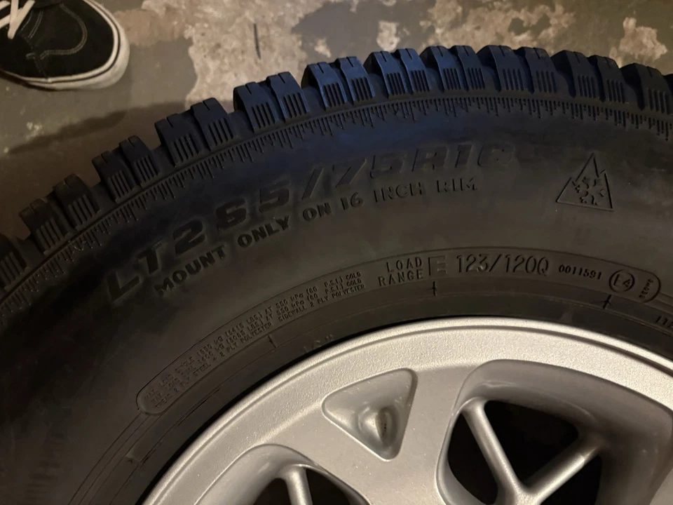 Jeep Grand Cherokee ZJ Originalfelgen (pulverbeschichtet) mit Cooper Discoverer - Bild 2 von 4