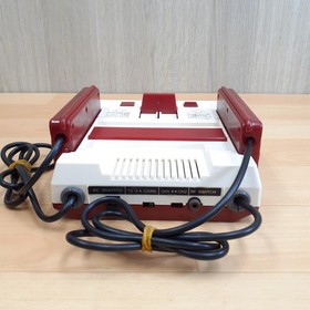 Nintendo Famicom in box Console with 8 games Japanese CIB *US DUTY PAID F1214