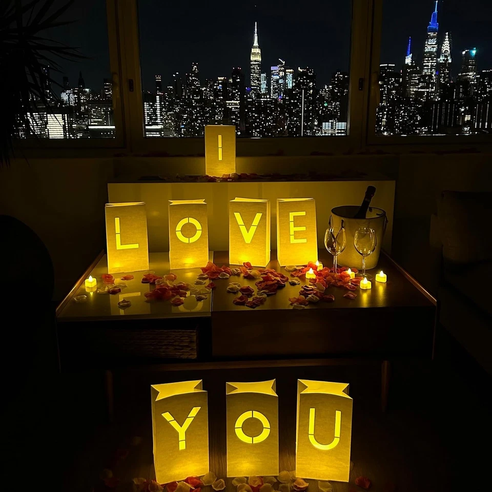 I Love You Juego de Decoración Iluminado con 30 Tealights y 1000 Pétalos de Rosa Románticos Foto 3 de 4