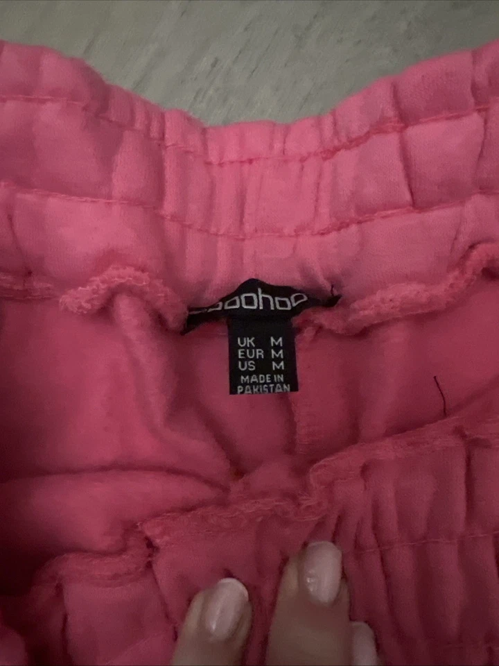 Women’s Shorts From Boo Hoo Size M - Image 3 of 4
