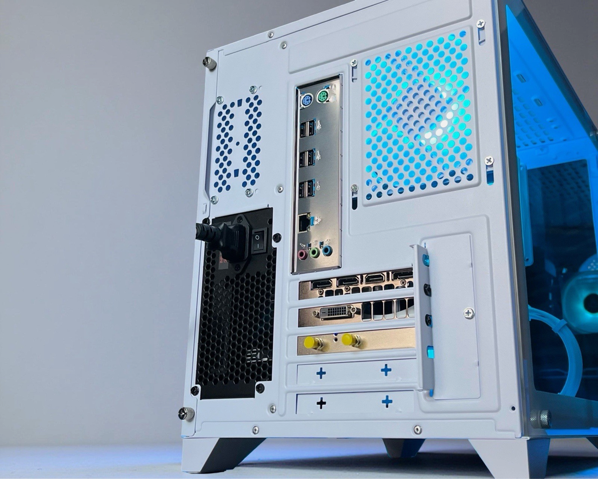 FrostLite Gaming PC | Intel Core i7 5820K, NVIDIA RTX 2060, 32GB 