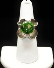 Sterling Silver Sparkly Green Stone Flower Design Ring SZ 7.75 FMF139