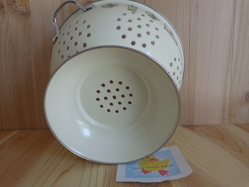 ENAMEL COLANDER 11" Large Green Leaf Garden Print Stainless Handles Rim - Picture 7 of 7