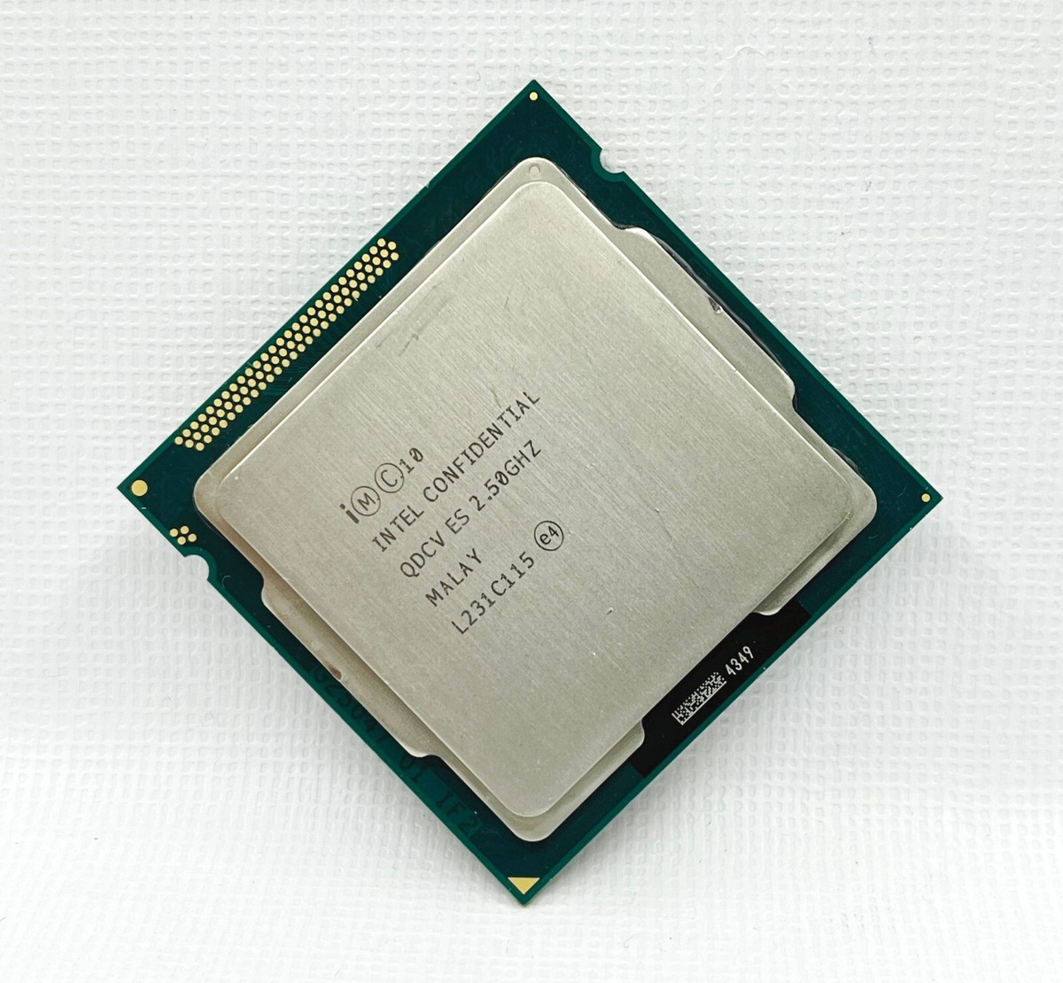 Xeon E-2176G ES Intel confidential NA QNCV C734A771
