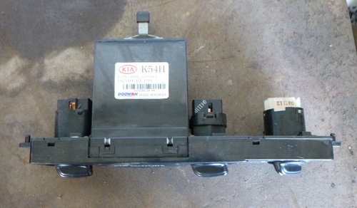 Kia Carnival KV 12/01-10/06 Heater Control - Picture 2 of 4