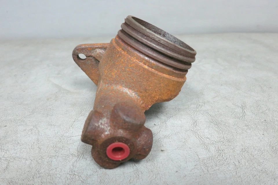 Cilindro maestro de freno Bendix - 1963-1966 Buick Electra, Wildcat Electra, Riviera Foto 4 de 4