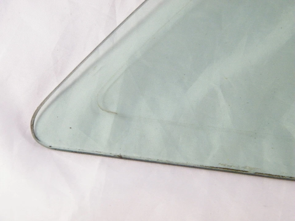 Mercedes Benz 300E 1991 fabricante de equipos originales lado derecho del pasajero ventilación trasera/vidrio de ventana del ala Foto 3 de 4