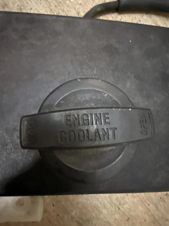 Hyundai Sonata 2015-2019 depósito de refrigerante tanque de desbordamiento OEM #332 Foto 3 de 4