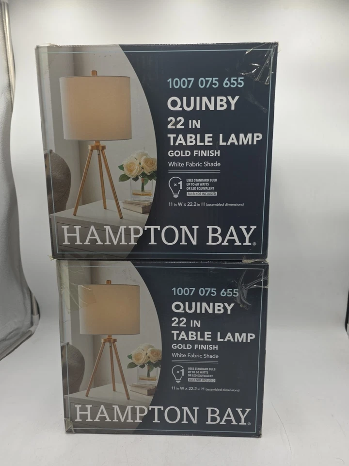 Hampton Bay Quinby 22 дюйма Настольная лампа Gold Tripod с белым тканевым абажуром - Изображение 3 из 3